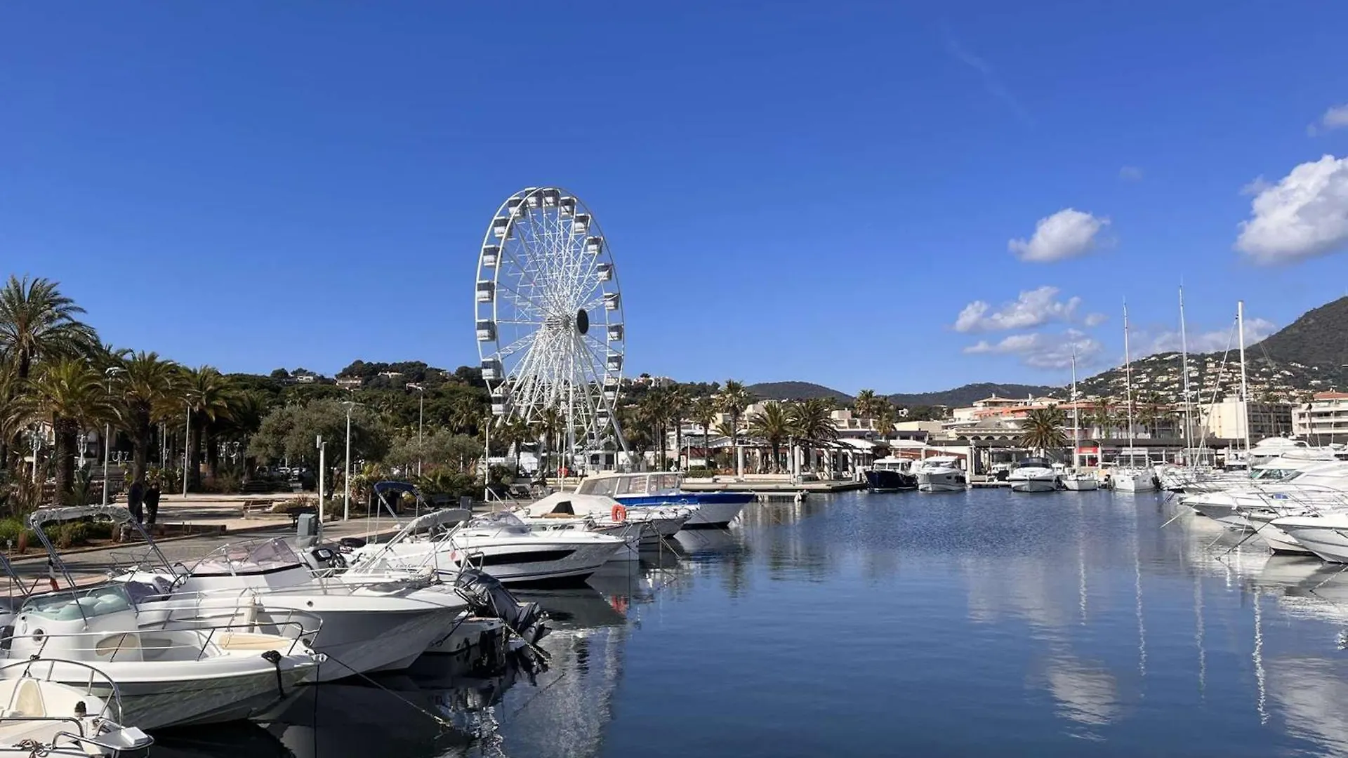 Apartment Appartement Neuf Climatise, Terrasse, Parking, Plage A Pied, Cavalaire-Sur-Mer - Fr-1-226B-106